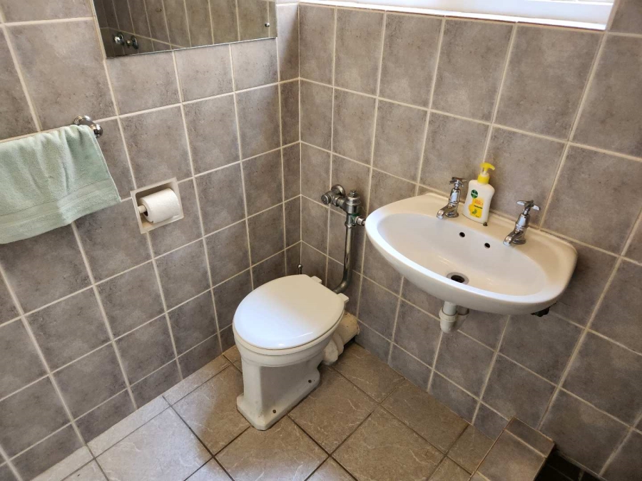 To Let 0 Bedroom Property for Rent in Sea Point Western Cape